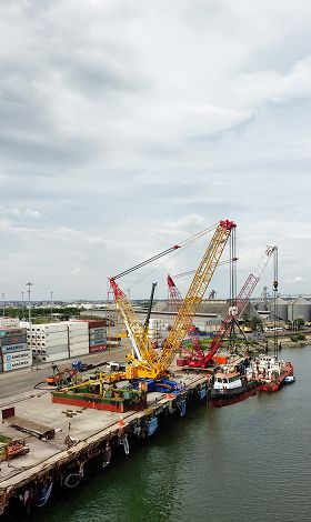 Draga en Río Guayas - Transporte Fluvial y Soluciones Marítimas Ecuador Operación de draga en río Guayas Ecuador, transporte fluvial y soluciones logísticas marítimas