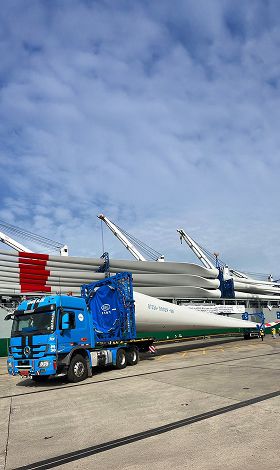Proyecto Eólico - Transporte de Componentes de Energía Renovable Transporte especializado de componentes para proyecto eólico de energía renovable en Ecuador